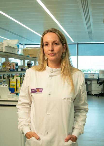 Professor Petra Hamerlik in a lab