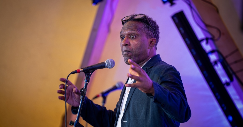 Lemn Sissay speaks to the crowd.