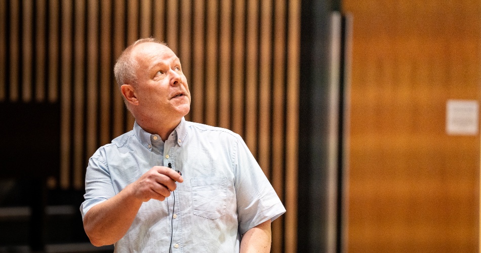 Professor Phil Manning.