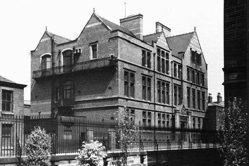 The Physics Laboratory, 1908
