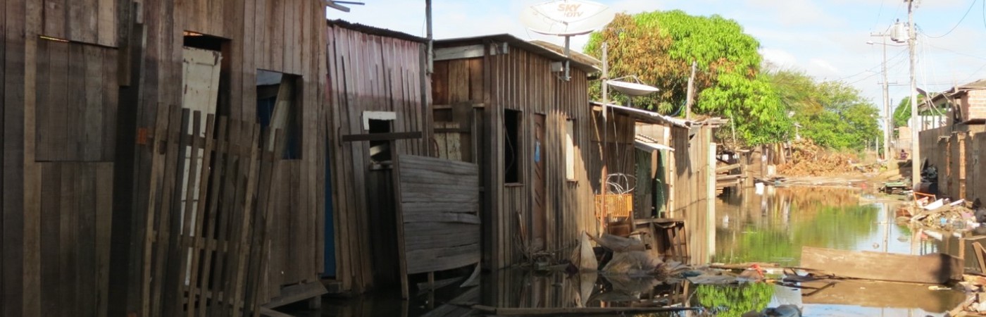 Flooding and sanitation challenges in Porto Velho. Photo: Norma Valencio, 2020.