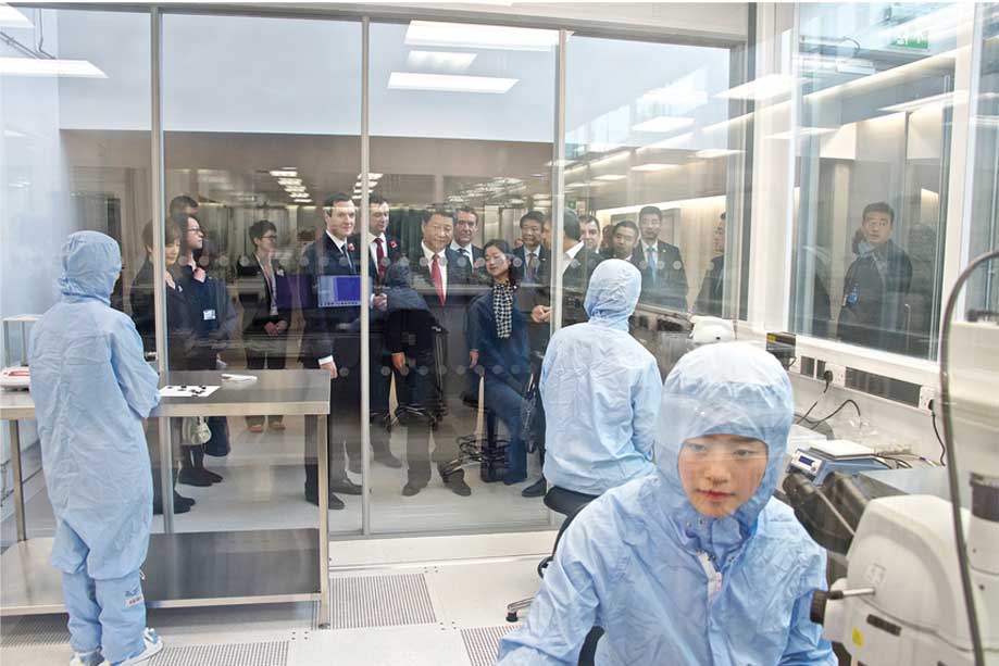 Chinese president at the National Graphene Institute
