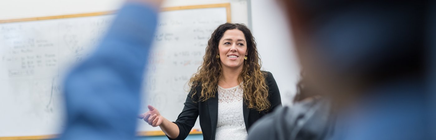 Teaching speaking to classroom of pupils