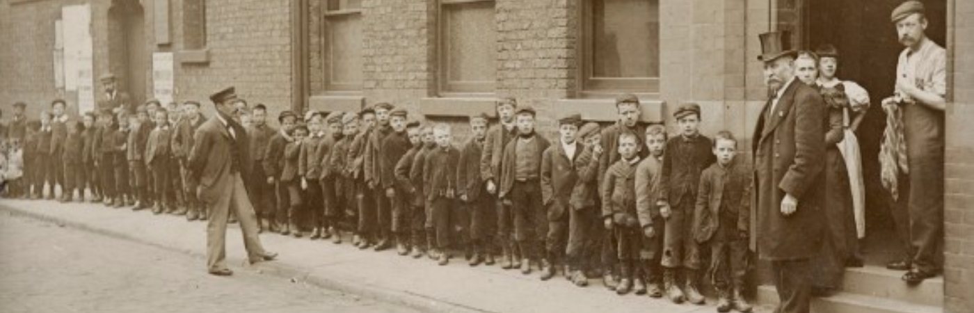 children outside Wood Street Mission