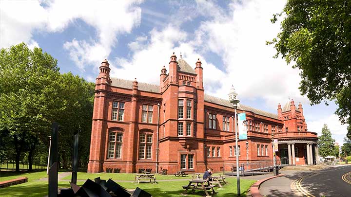 The Whitworth Art Gallery in summer